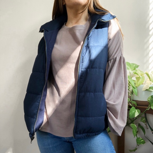 Old Navy Puffer Vest - Picture 4 of 5